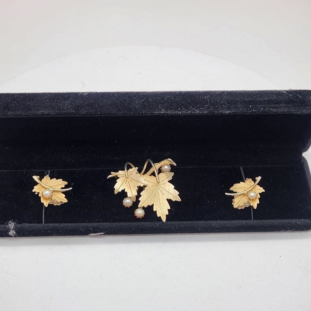 Sarah Cov Antique Vintage Gold Pearl Maple Leaf Brooch & Clip Earring Set